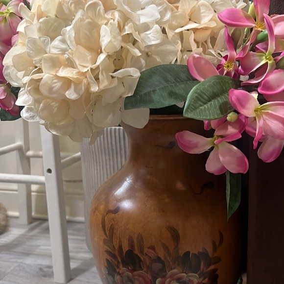 Vase - Picture 2 of 2